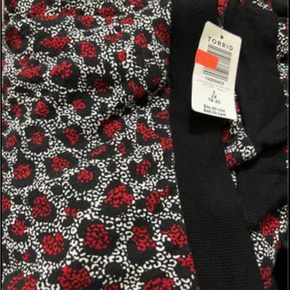 ⭐️HOST PICK⭐️ Torrid leopard print fleece sleep joggers 2X $40 - Picture 2 of 2